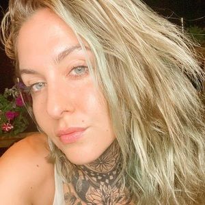 Meet your Posher, Laila